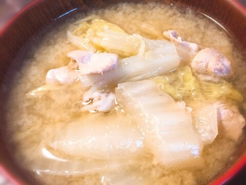 寒い日に♡白菜と豚肉のお味噌汁